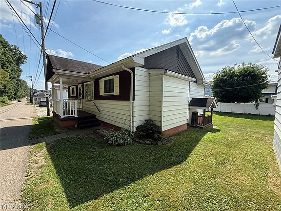 4th image of 2505 Pleasant Ave