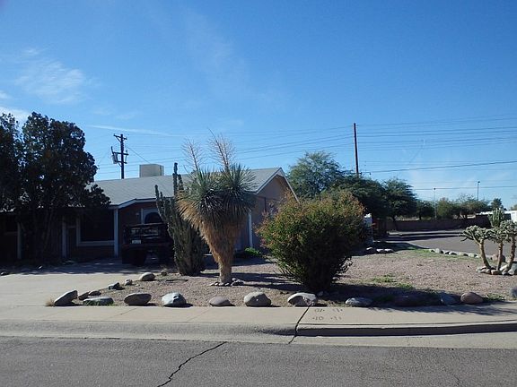 2nd image of 700 S Darrow Dr
