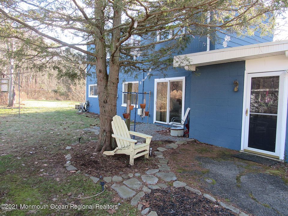1st image of 14 Tamara Dr