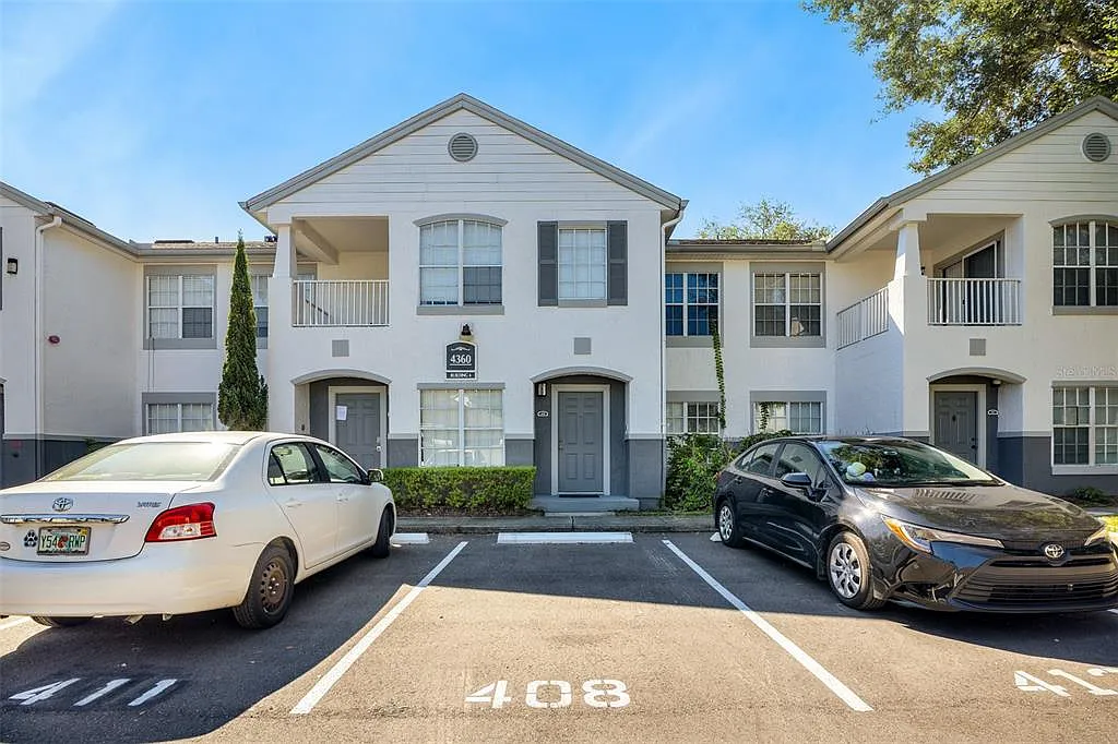 2 bed, 2.0 bath, 1042 sqft, $1,500 — Photo 1