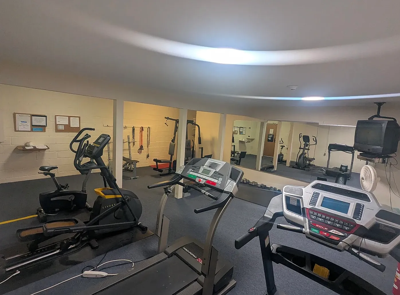 1 bed, 440 sqft, $1,300 — Photo 2