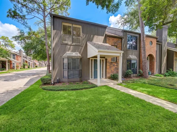 701 Bering Dr APT 201, Houston, TX 77057