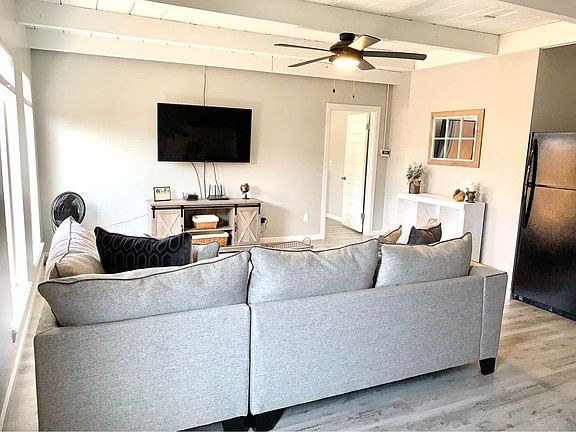 3rd image of 408 S 16th St APT 1/2