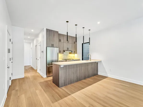 19-20 24th Ave #1, Astoria, NY 11102