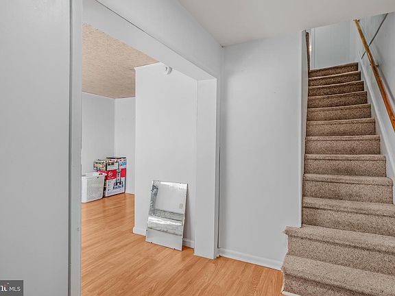 3rd image of 509 E Moler Ave