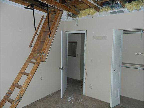 5th image of 7131 E Bank Dr