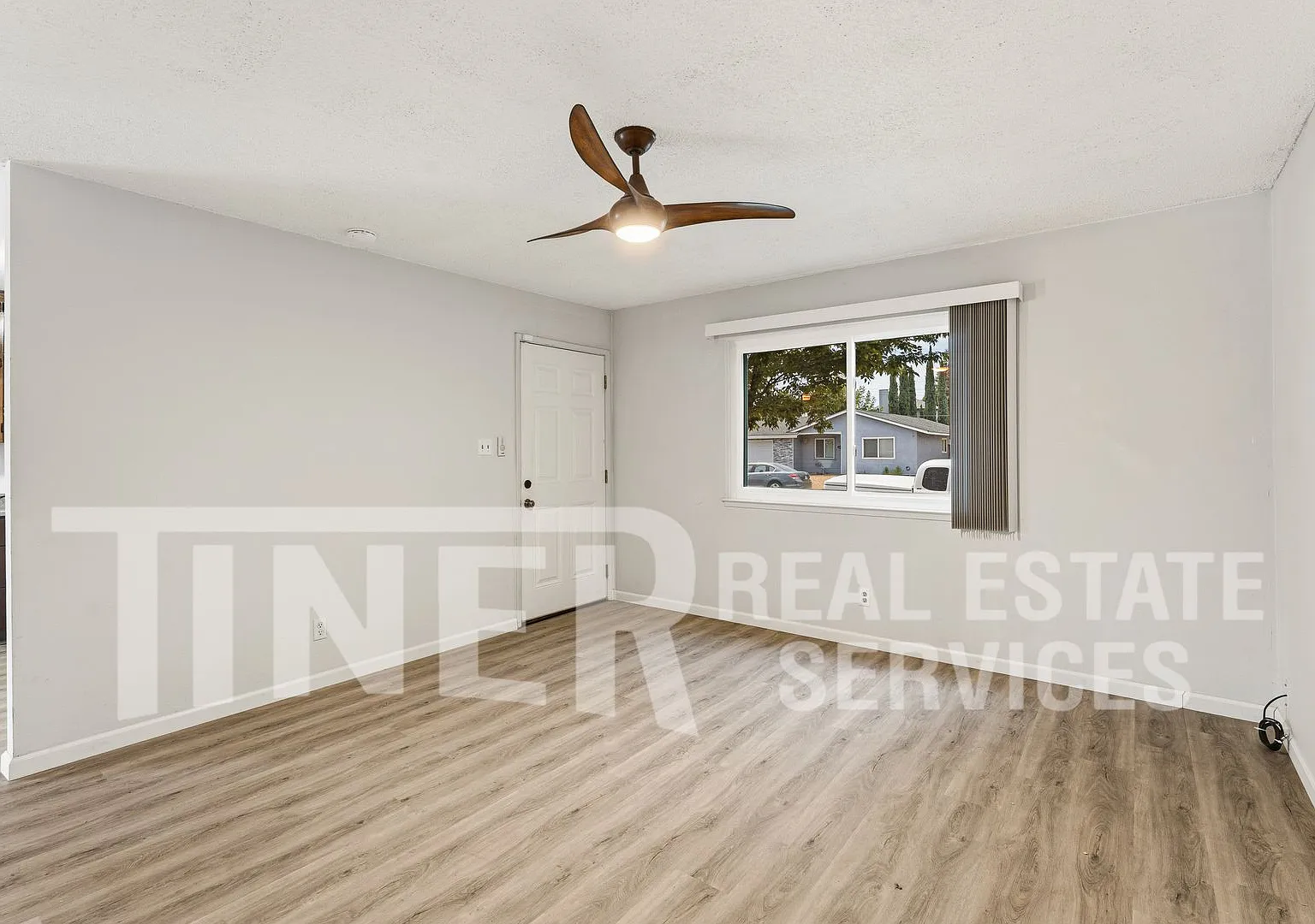 3729 Moonbeam Dr - Tier 2 — Photo 4