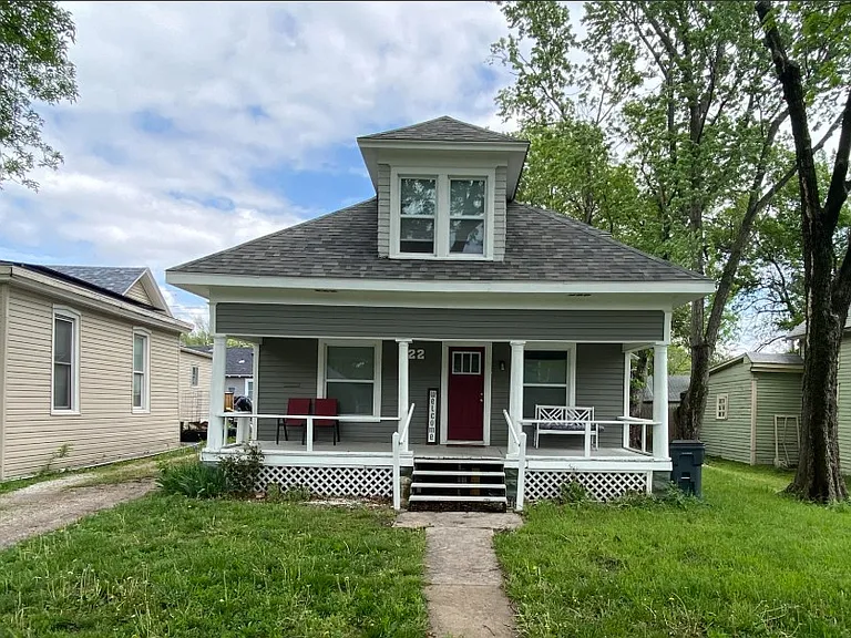 422 West St — Photo 2