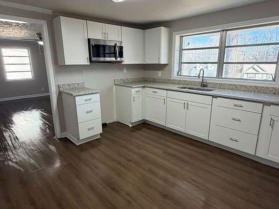 3rd image of 6111 Johnson Rd