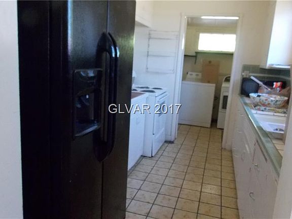 4th image of 1501 Railroad Ave