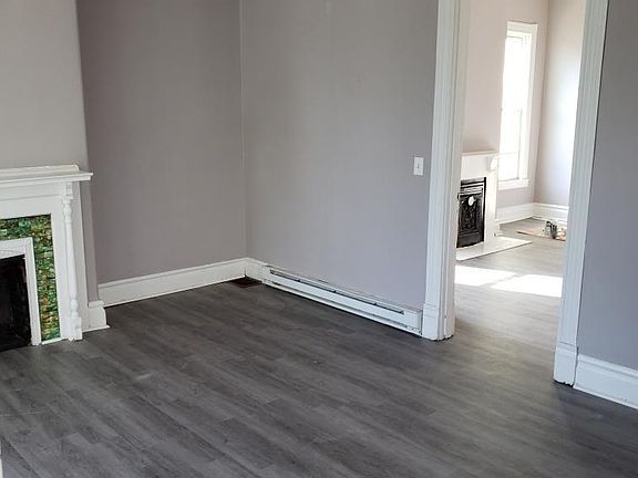 5th image of 709 E Saint Catherine St #3