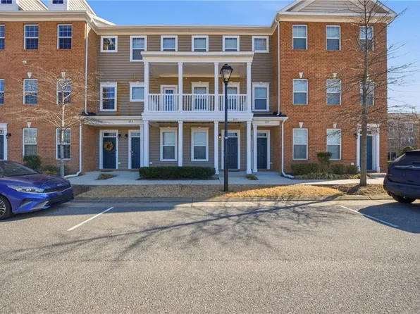 215 Waterside Dr Unit 20, Hampton, VA 23666