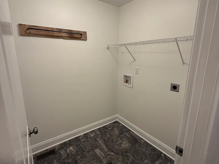 706 Banister Dr — Photo 14