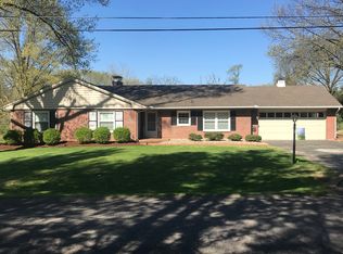 2 Frontenac Pl, Godfrey, IL 62035