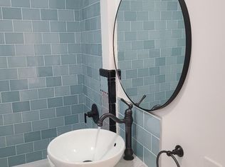 2918 1/2 W Vernon Ave, Los Angeles, CA 90043