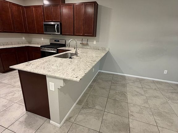 3rd image of 916 Riggs Flats Ave