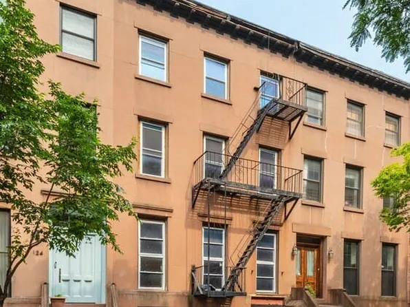 122 Hoyt Street image 7 of 57