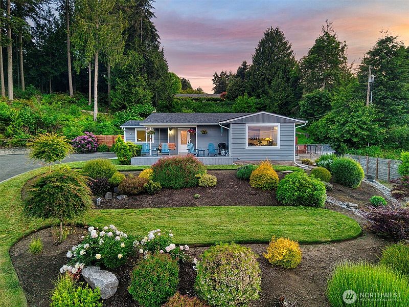 2nd image of 5818 Reid Drive NW