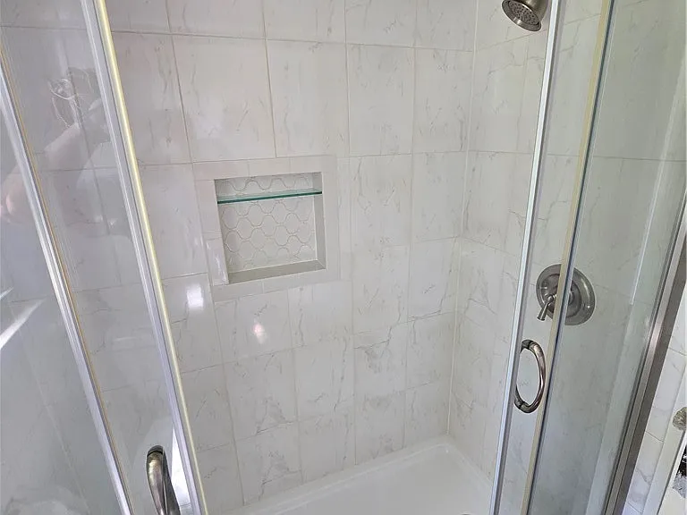 325 Outlook St — Photo 21