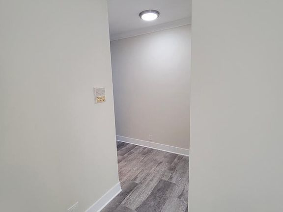 5th image of 858 W George St #61enet553