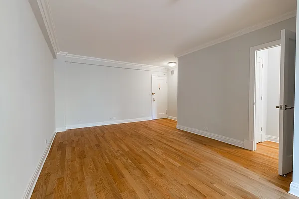 Rented by Stonehenge NYC LLC | media 4