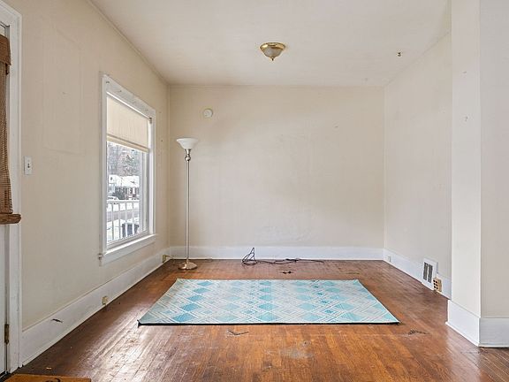 3rd image of 6 Highland Ave