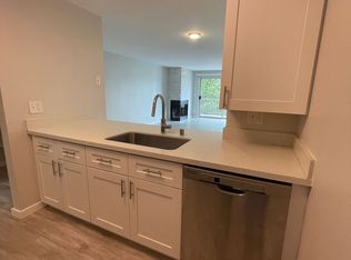 View On California - Spacious with Modern Updates, fireplace (select units) & private balcony | P..., Seattle, WA 98136
