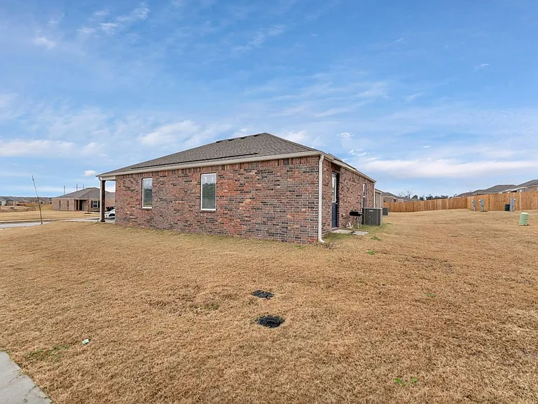 5528 Steamboat Ave — Photo 14