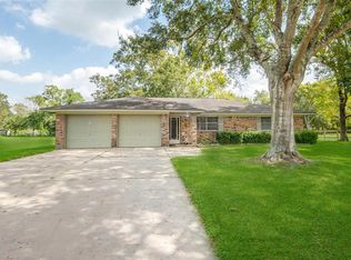 849 S Anderson St, Angleton, TX 77515
