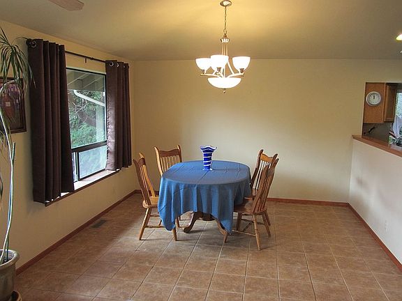 5th image of 8135 Lorie Ct NW