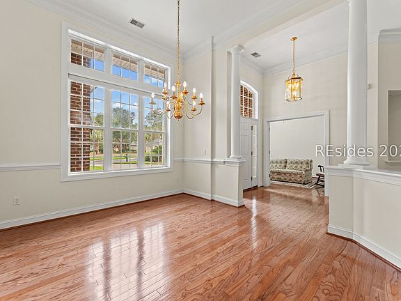 4th image of 6 Waterton Circle