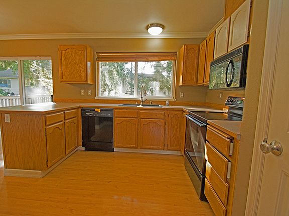 4th image of 9012 171st Street Ct E