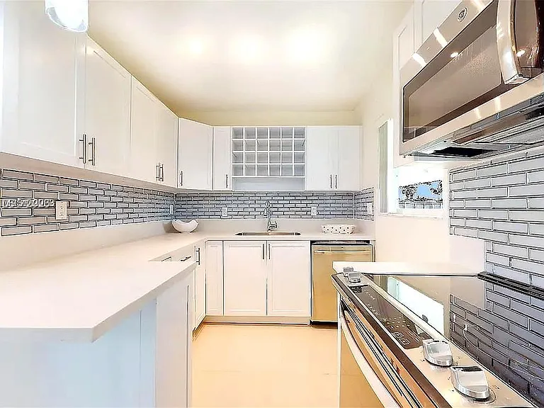 22220 SW 112th Ave — Photo 5