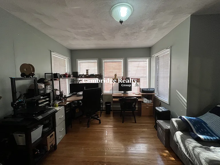 27 Willard St — Photo 3