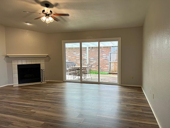 3rd image of 759 Meadowcreek Ct