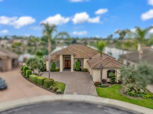 3010 Golf Dr W, Chowchilla, CA 93610