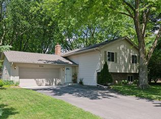 506 Del Rio Dr, Chanhassen, MN 55317