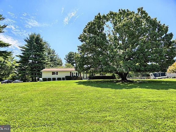 5th image of 951 Klees Mill Rd