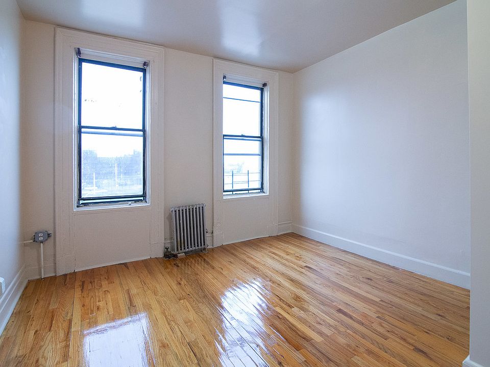 1st image of 250 Stagg St #3A