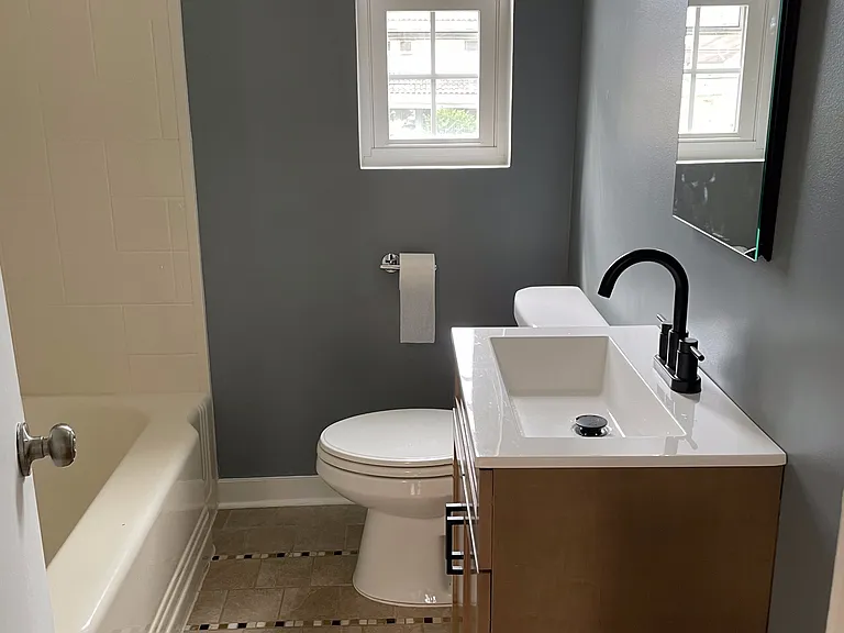 1332 Hawthorne St — Photo 15