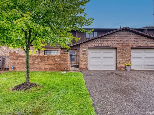 26188 Summerdale Dr, Southfield, MI 48033