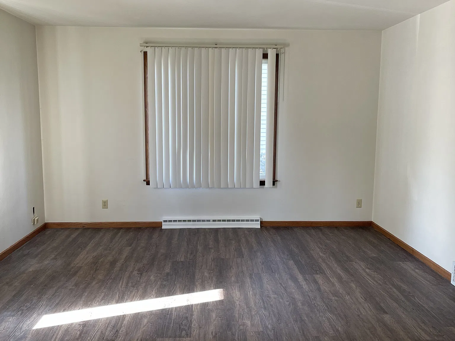 3 bed, 1200 sqft, $1,250 — Photo 2