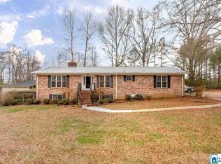 222 20th St NE, Oneonta, AL 35121