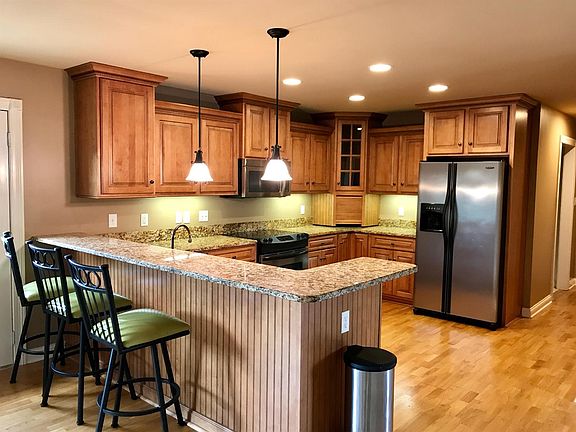 2nd image of 135 Northridge Way