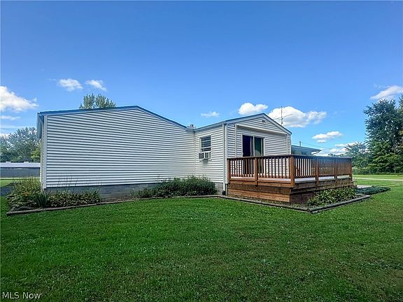 4th image of 328 Geauga Portage Easterly Rd NE