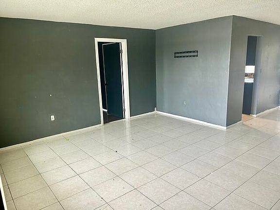 4th image of 2400 NW 85th Avenue