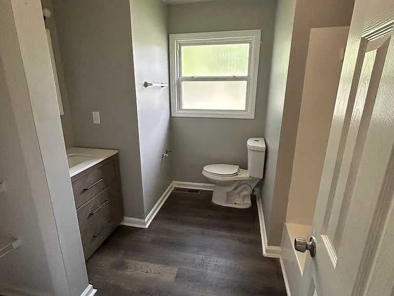 121 Saint Dorothy Dr — Photo 7