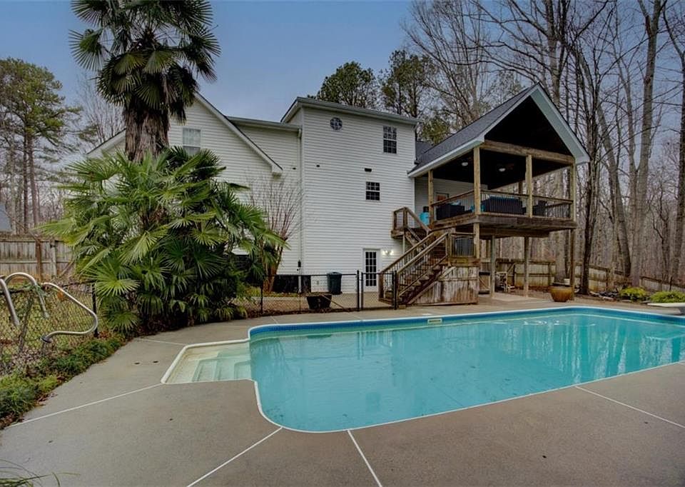 1st image of 125 Goldfinch Dr