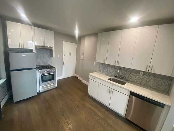 4th image of 322 E 126th St #19A