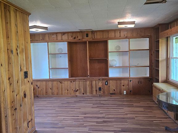 5th image of 503 Bainbridge Rd